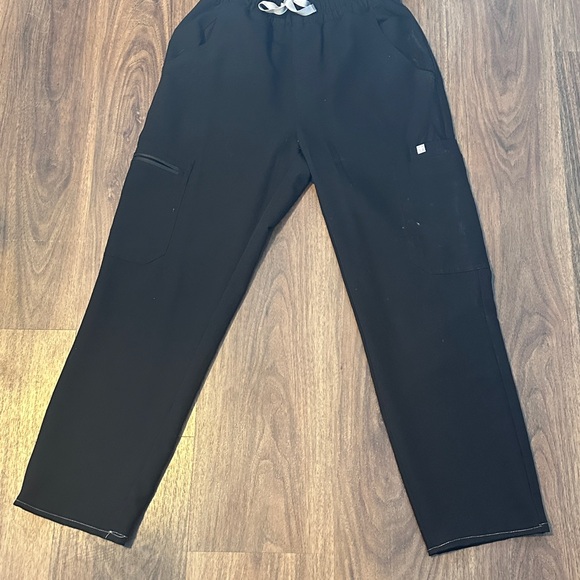 Figs Scrubs Set - Picture 3 of 5